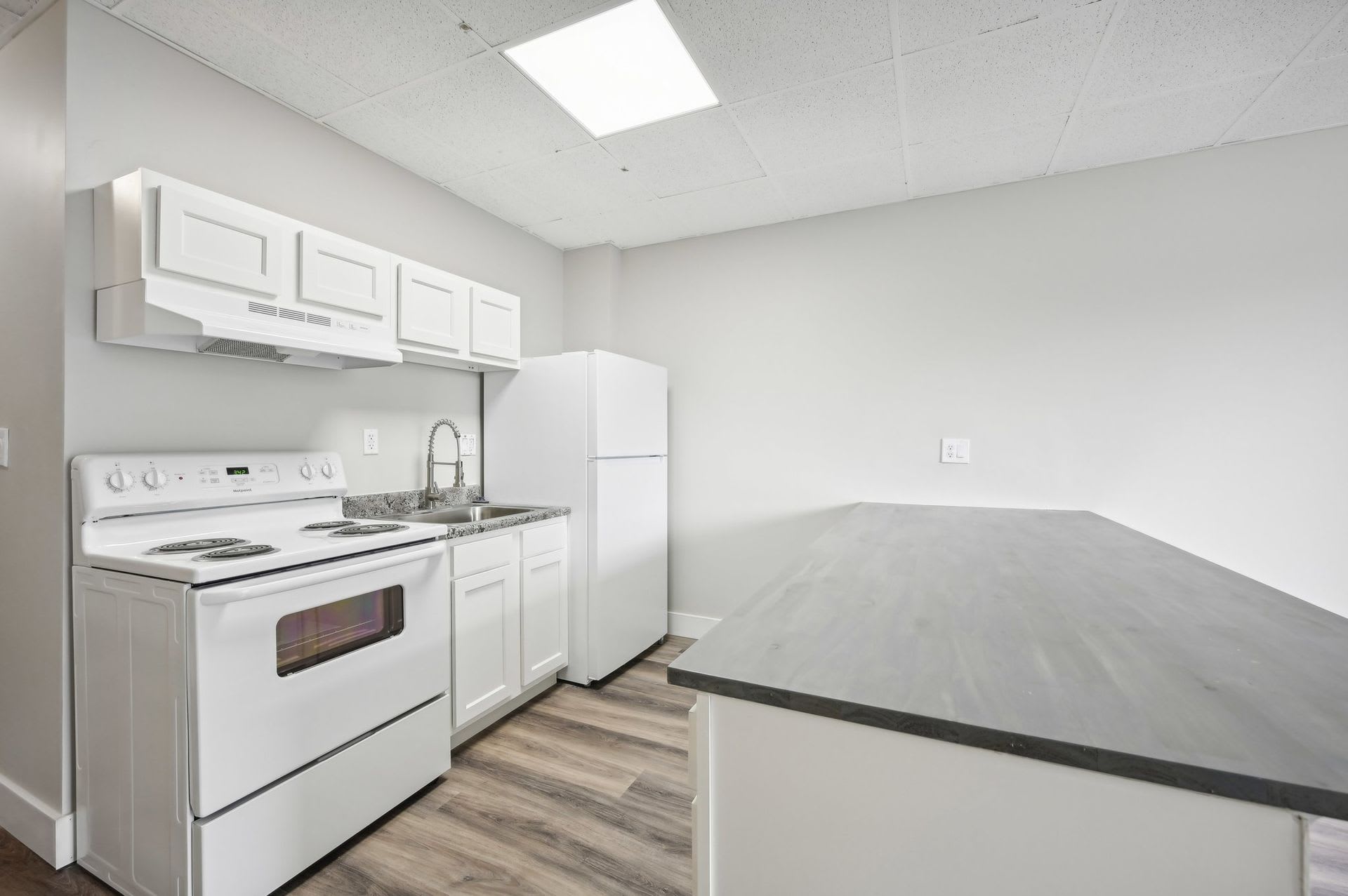 Franklin Park Apartments – photo 2