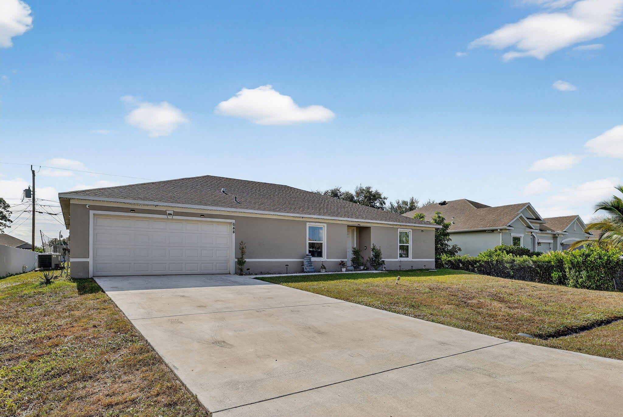644 SW Hoffenberg Avenue – photo 2