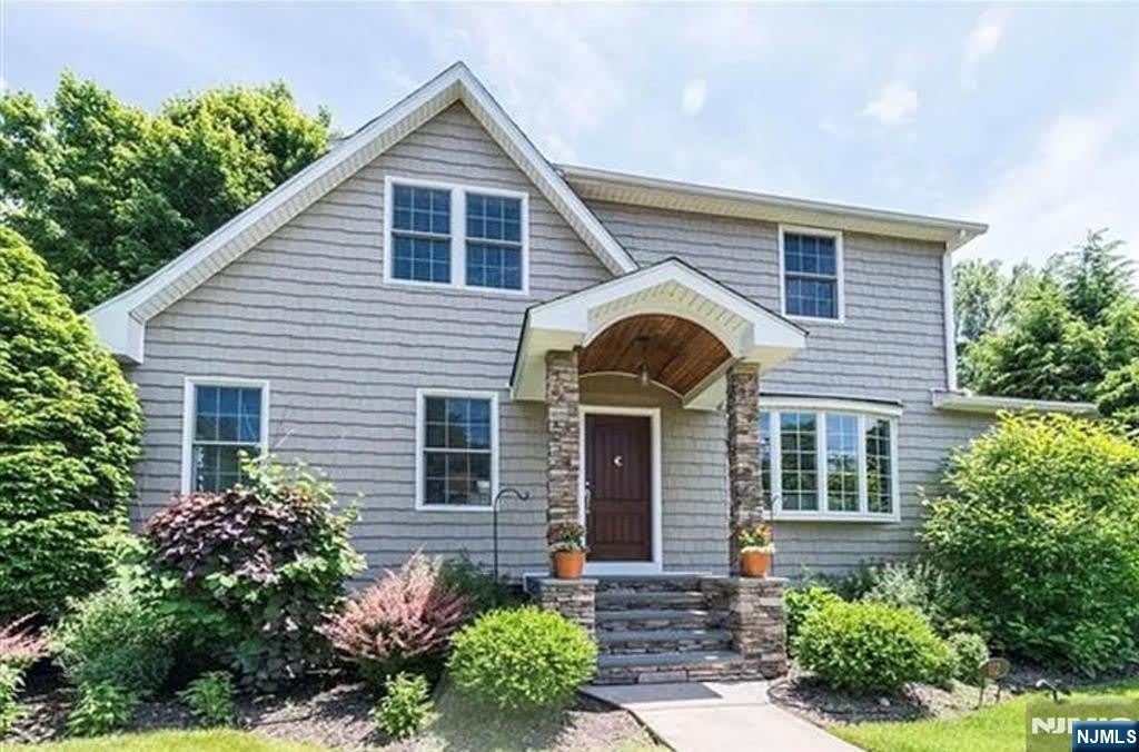 112 Tenafly Road – photo 1