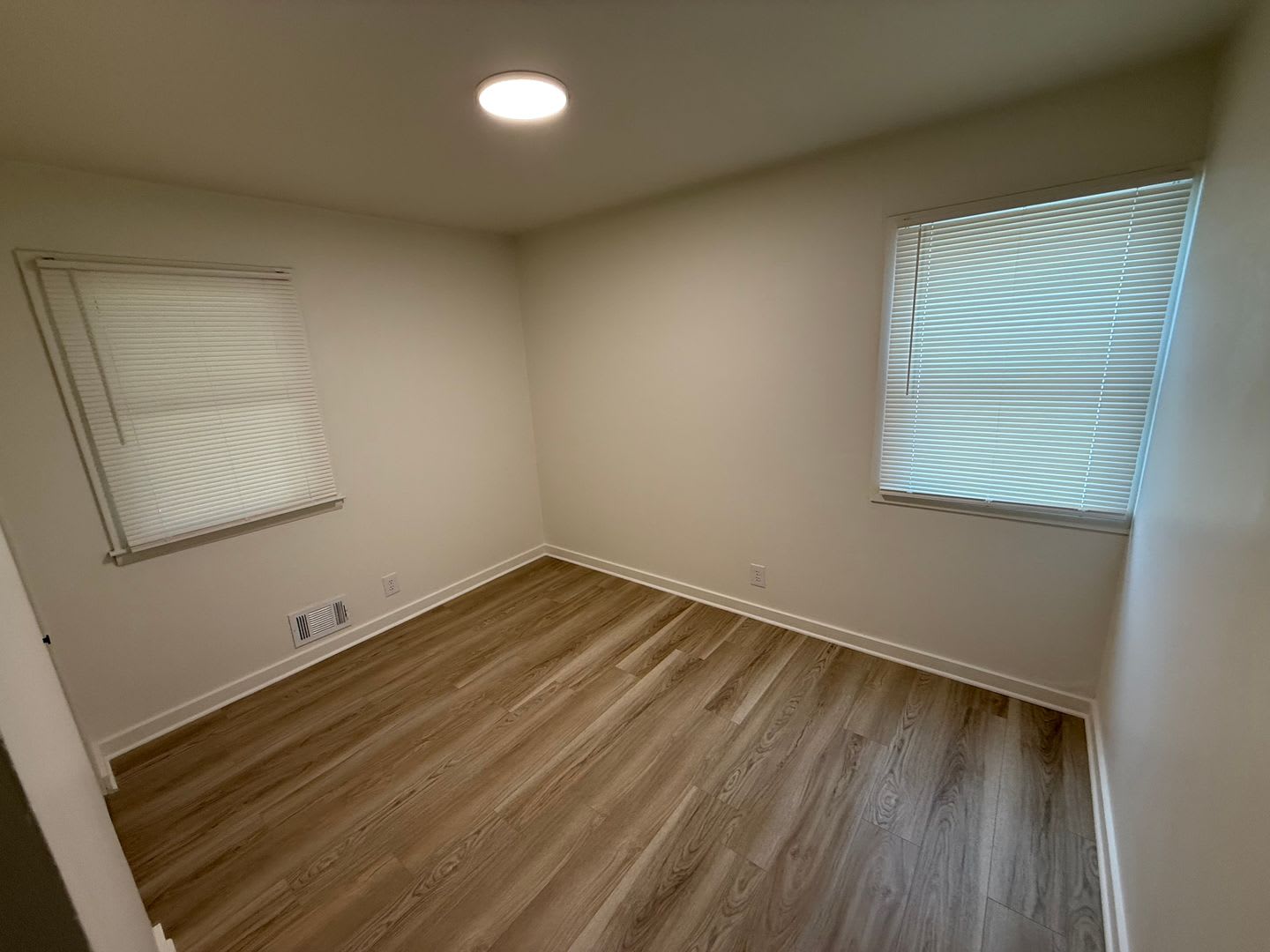 3420 S. Bennett Ave. – photo 4