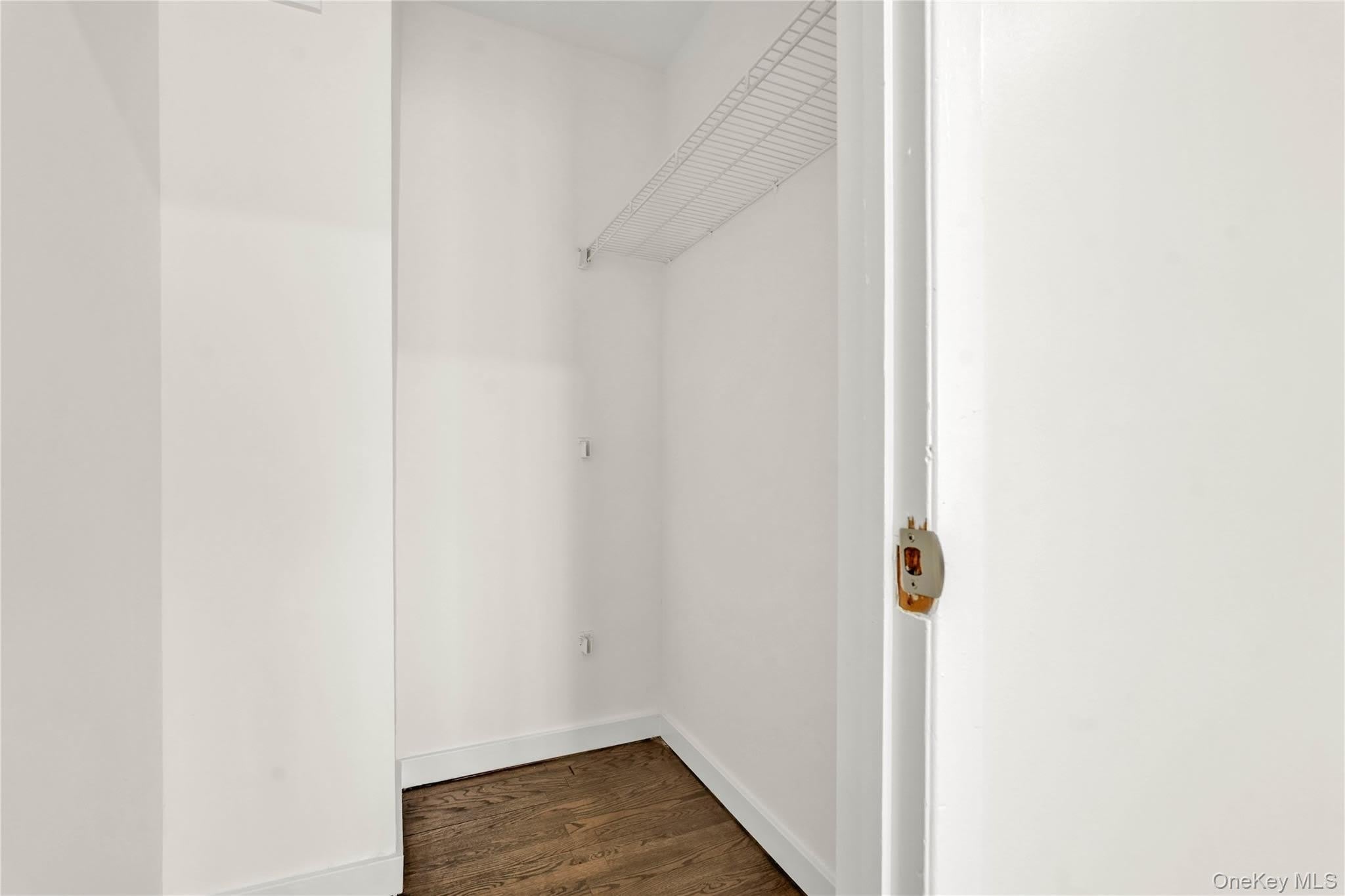 67 07 Selfridge Street – photo 4