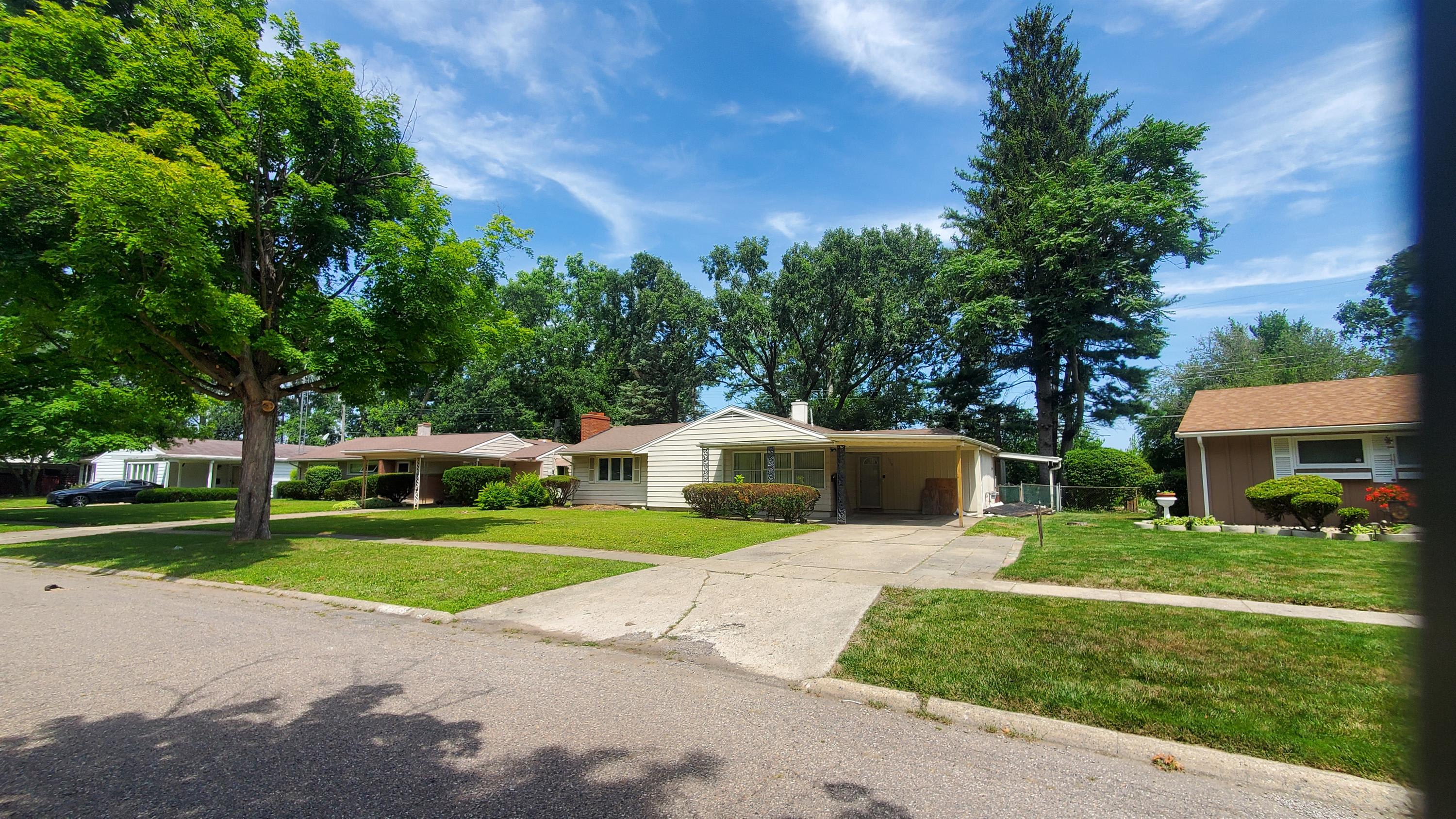 1716 Briarwood – photo 2