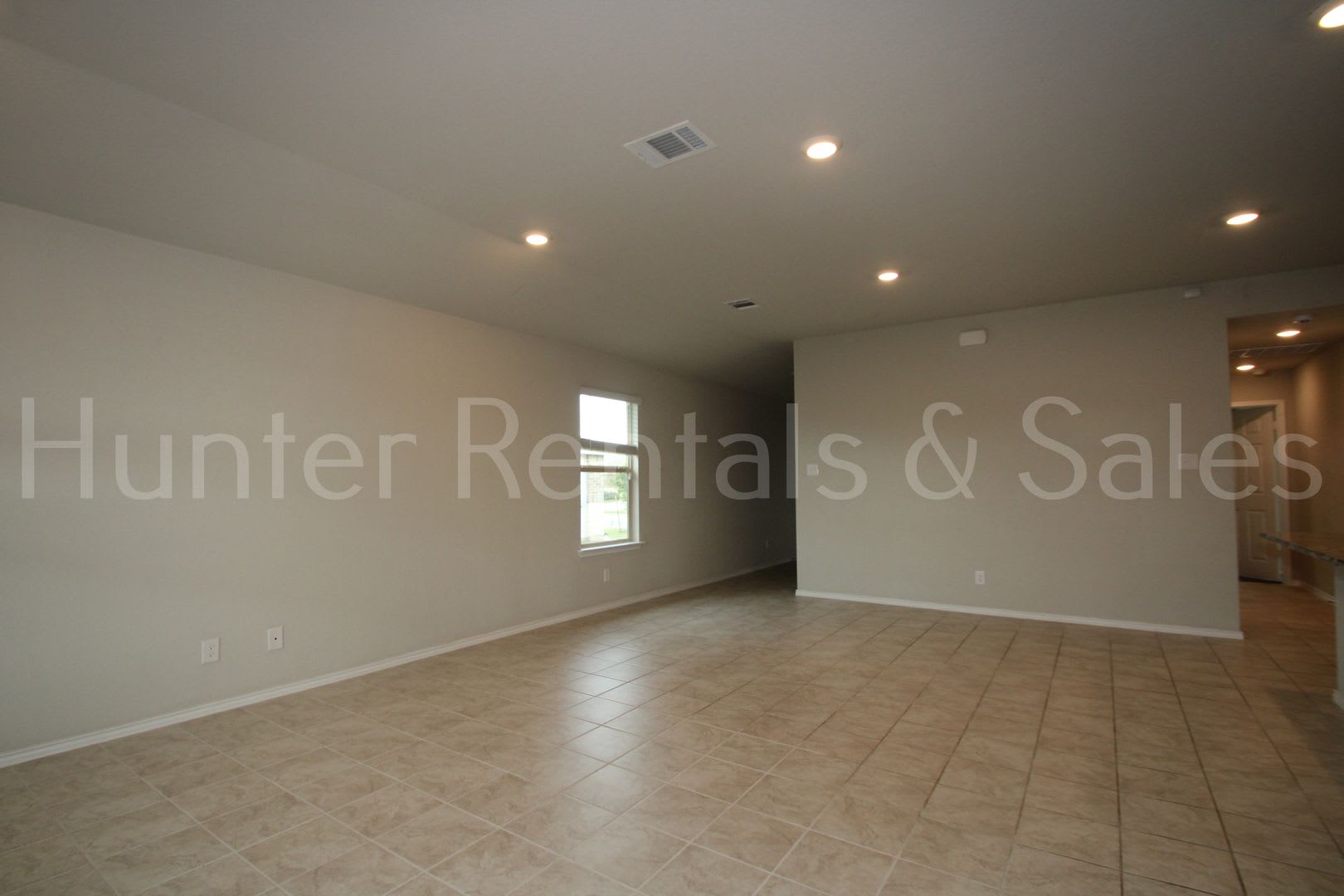 Modern Style Three Bedroom Home – photo 4