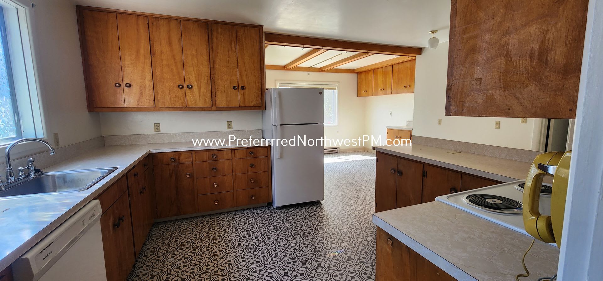 Large vintage home in Jefferson Westside Neighborhood – photo 4