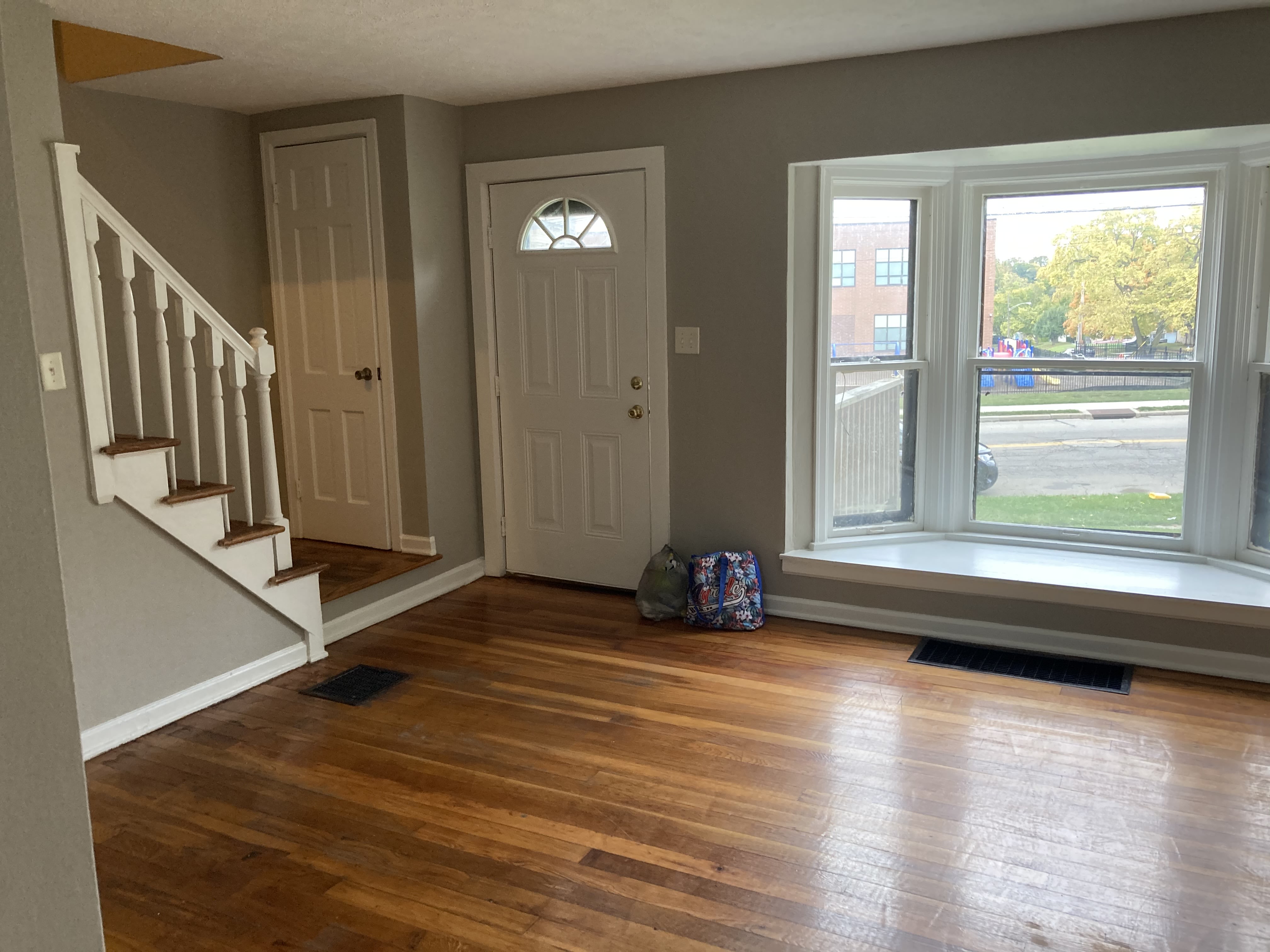 1356 Huffman Ave – photo 3