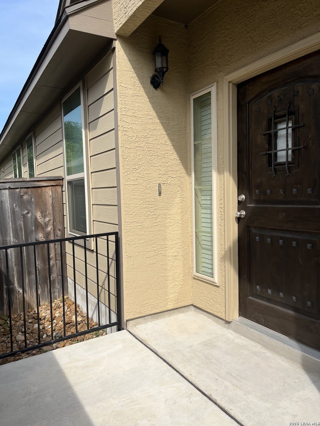1871 BARON DR – photo 3