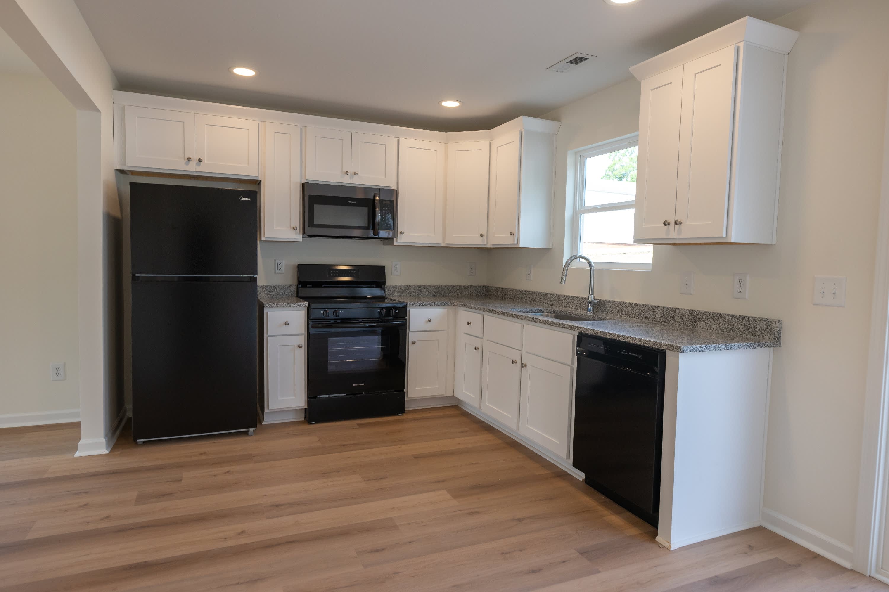 882 Old Charlotte Road Southwest – photo 1