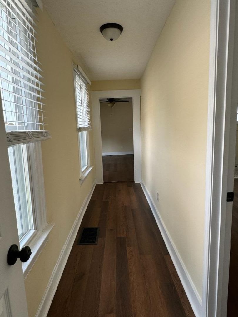 Clifton/Frankfort 3 Bedroom 2-Bath House – photo 5
