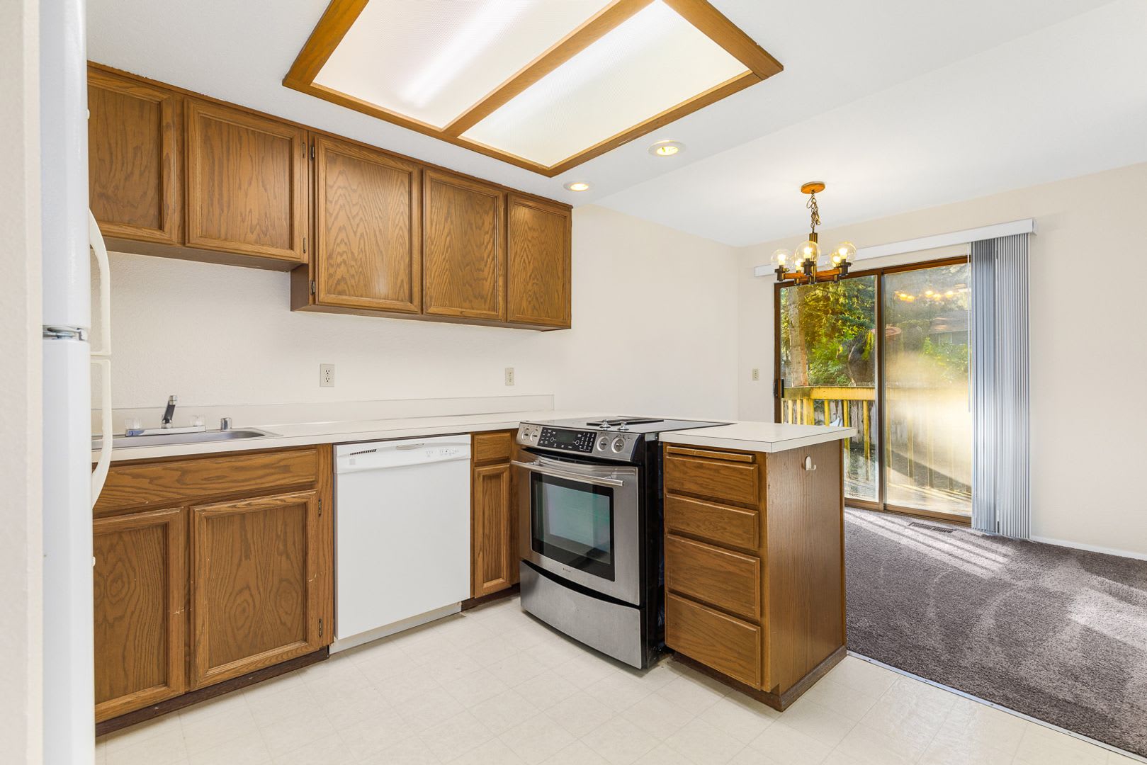 3 Bedroom 1.5 Bathroom Duplex with attached garage – photo 2