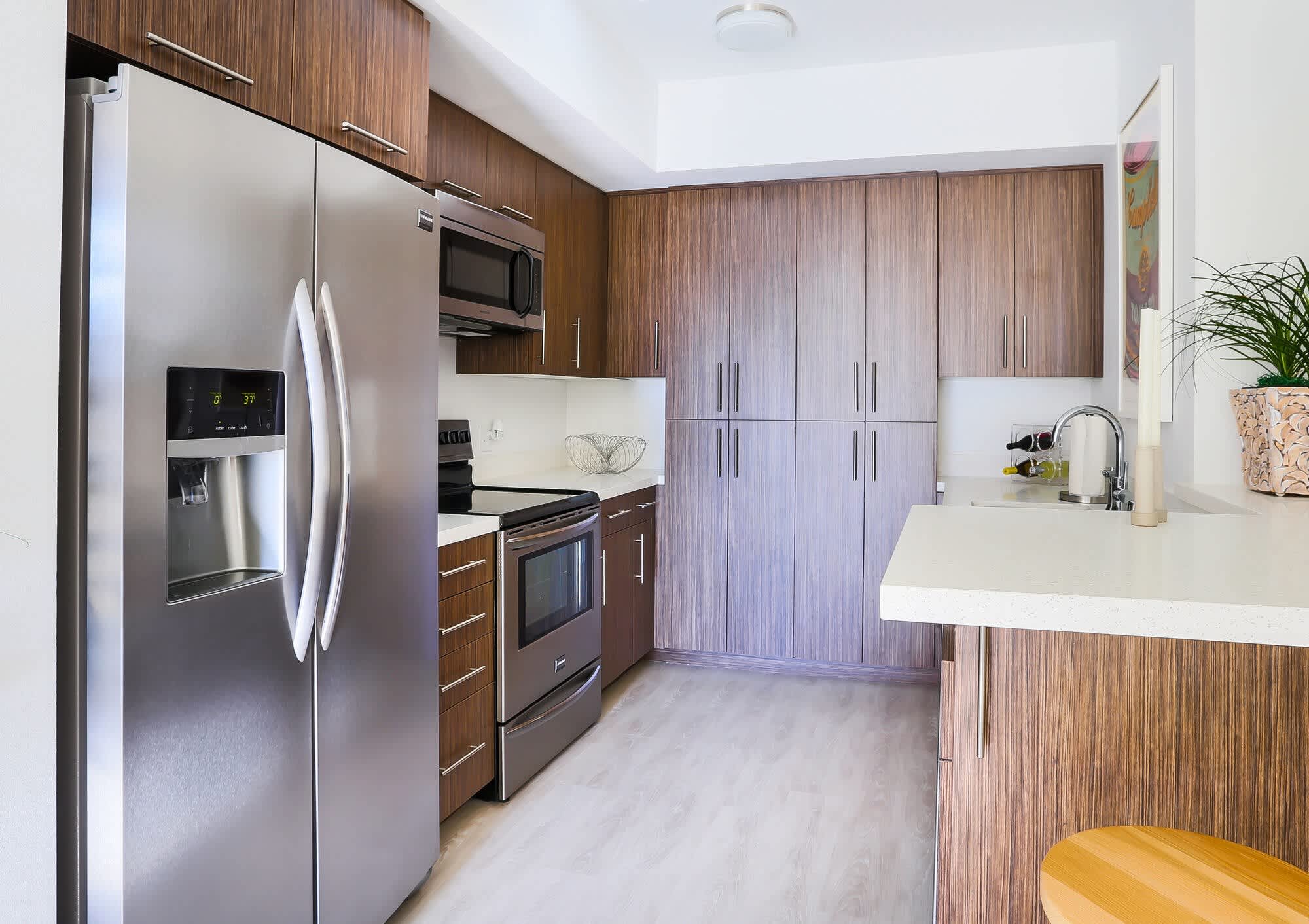 201 Marshall Apartments – photo 2
