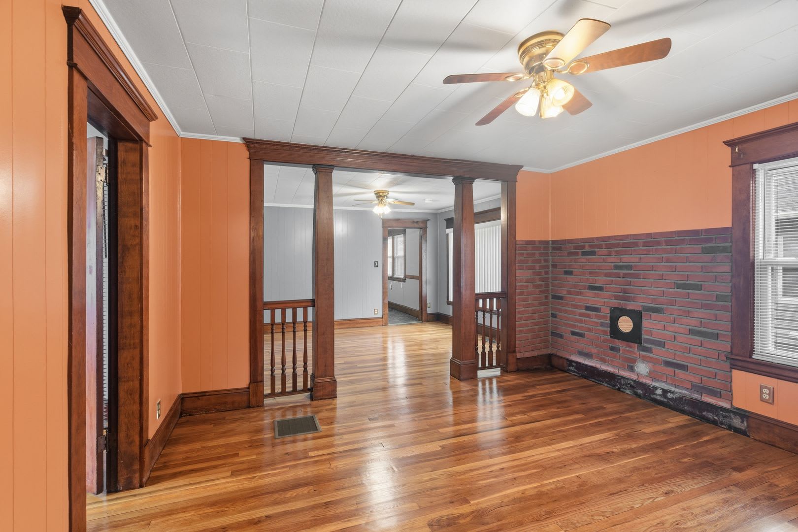21-23 Colchester St – photo 3