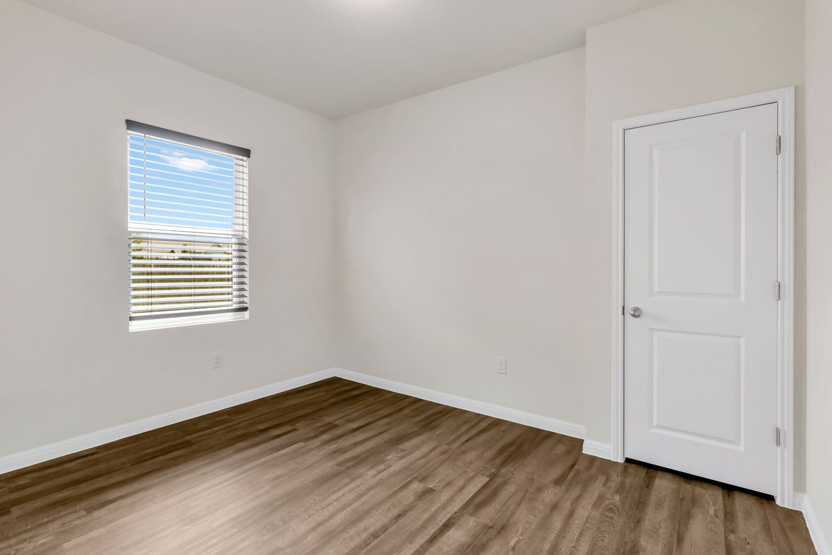 Stop Scrolling..... this beauty is ready for move in! – photo 2