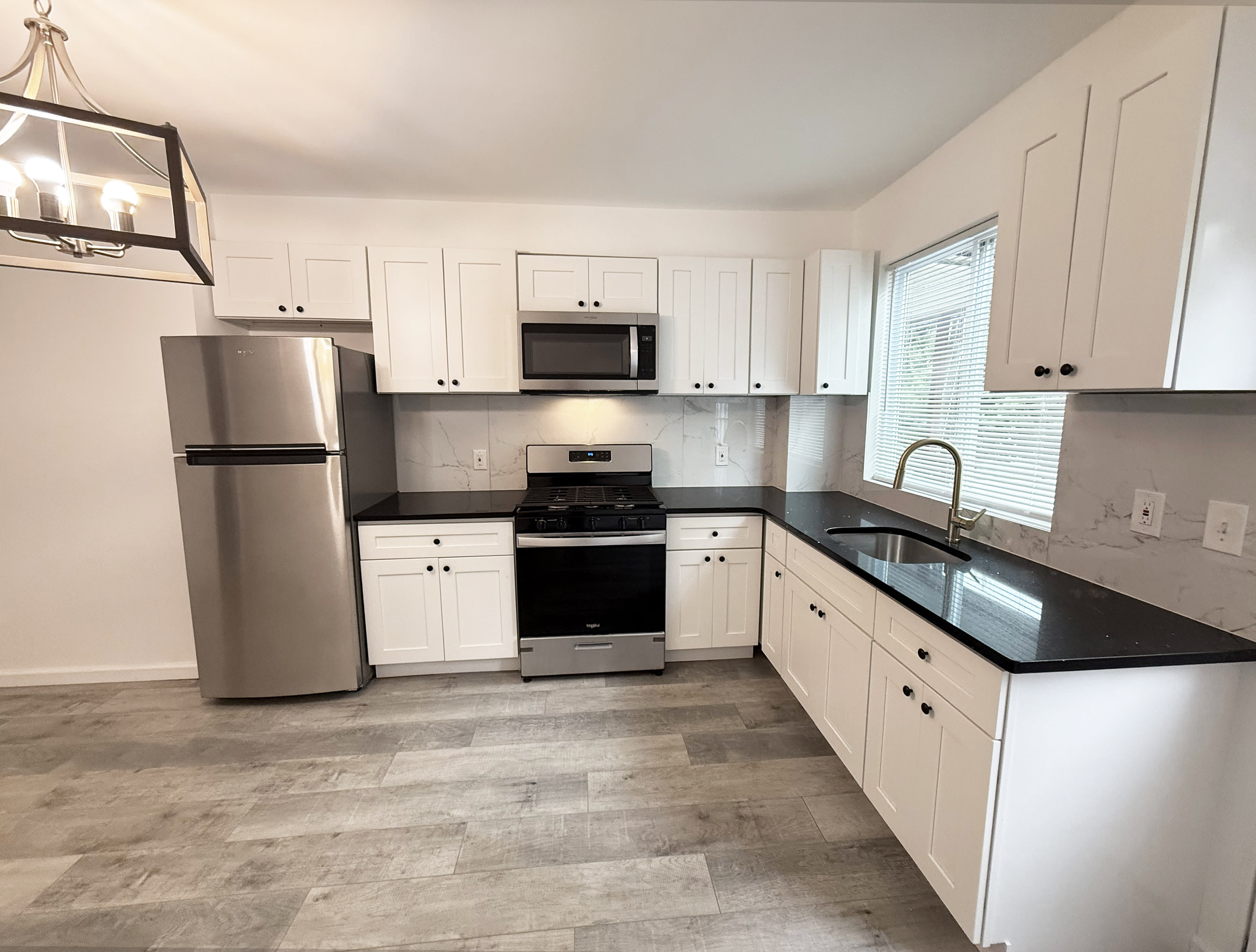 210 Washington Street – photo 2