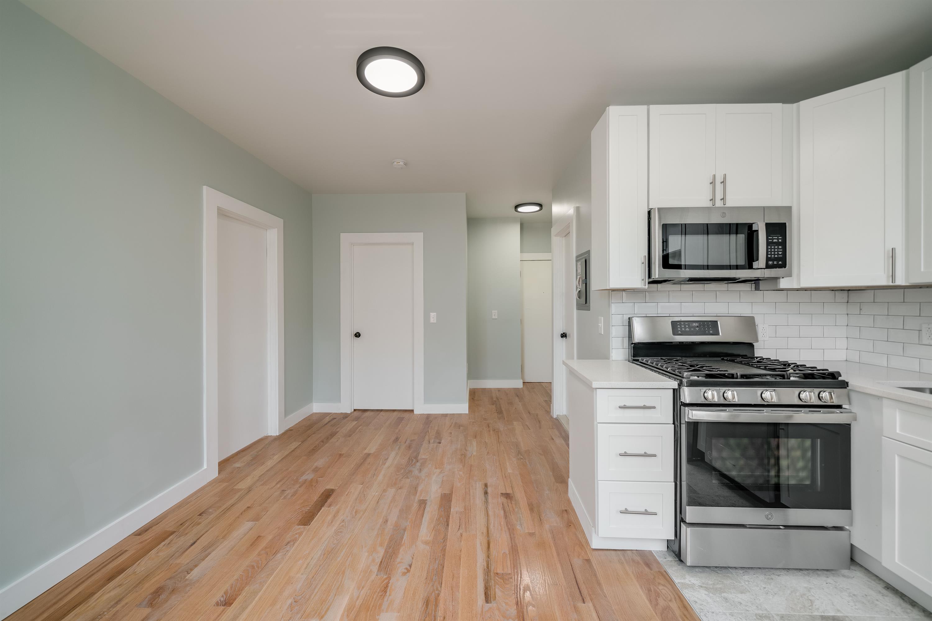 1139 Summit Aveapartment 4 – photo 3