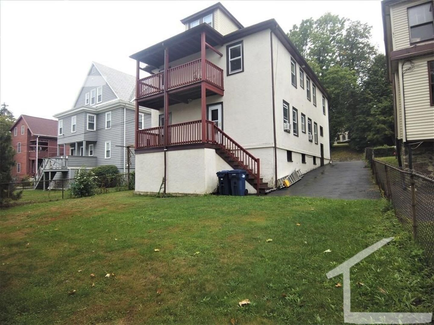Charming 4 Bedroom – photo 2