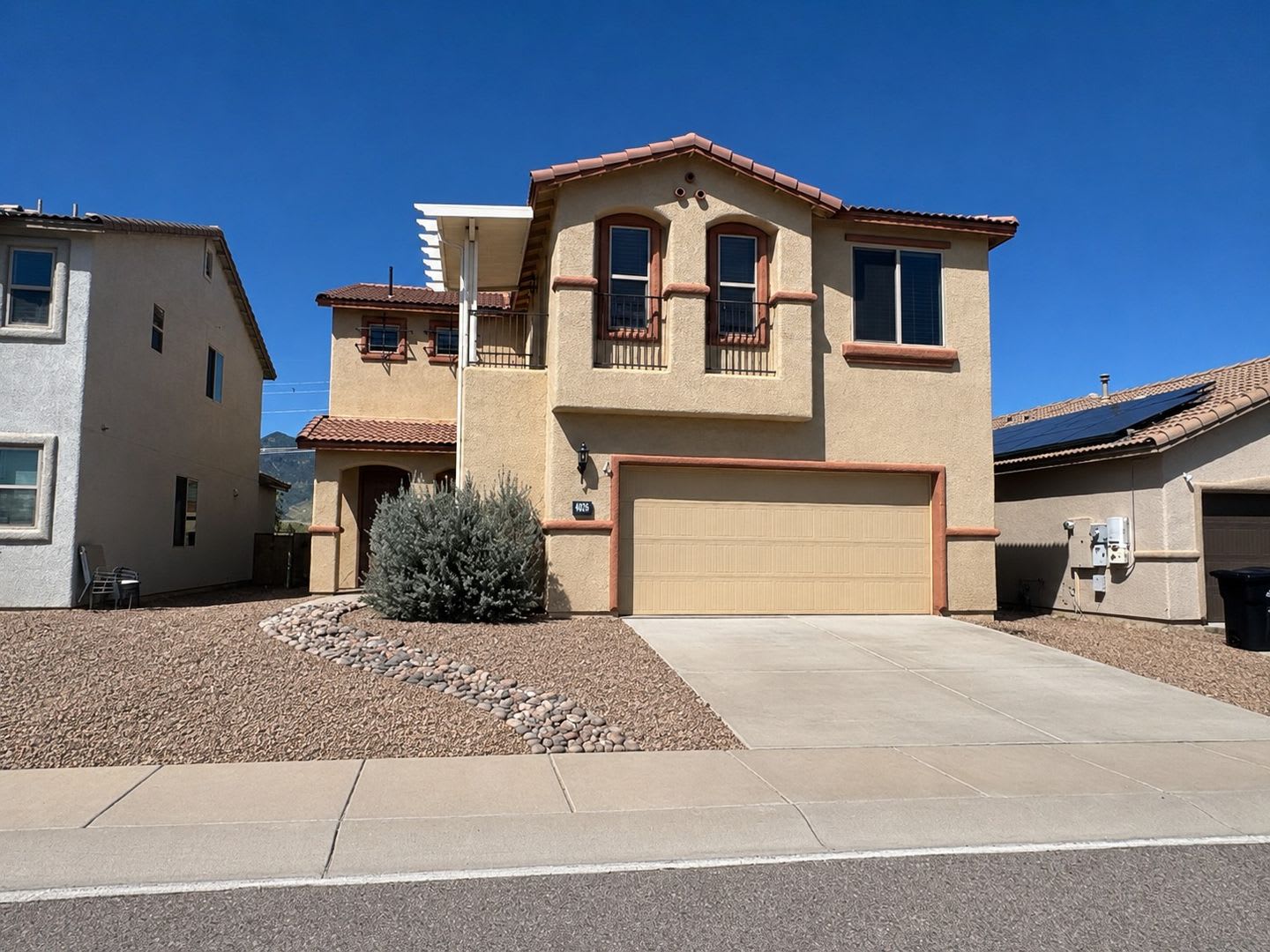 4 bedrooms, 3.5 bathrooms home, 2 Primary Suites! – photo 1