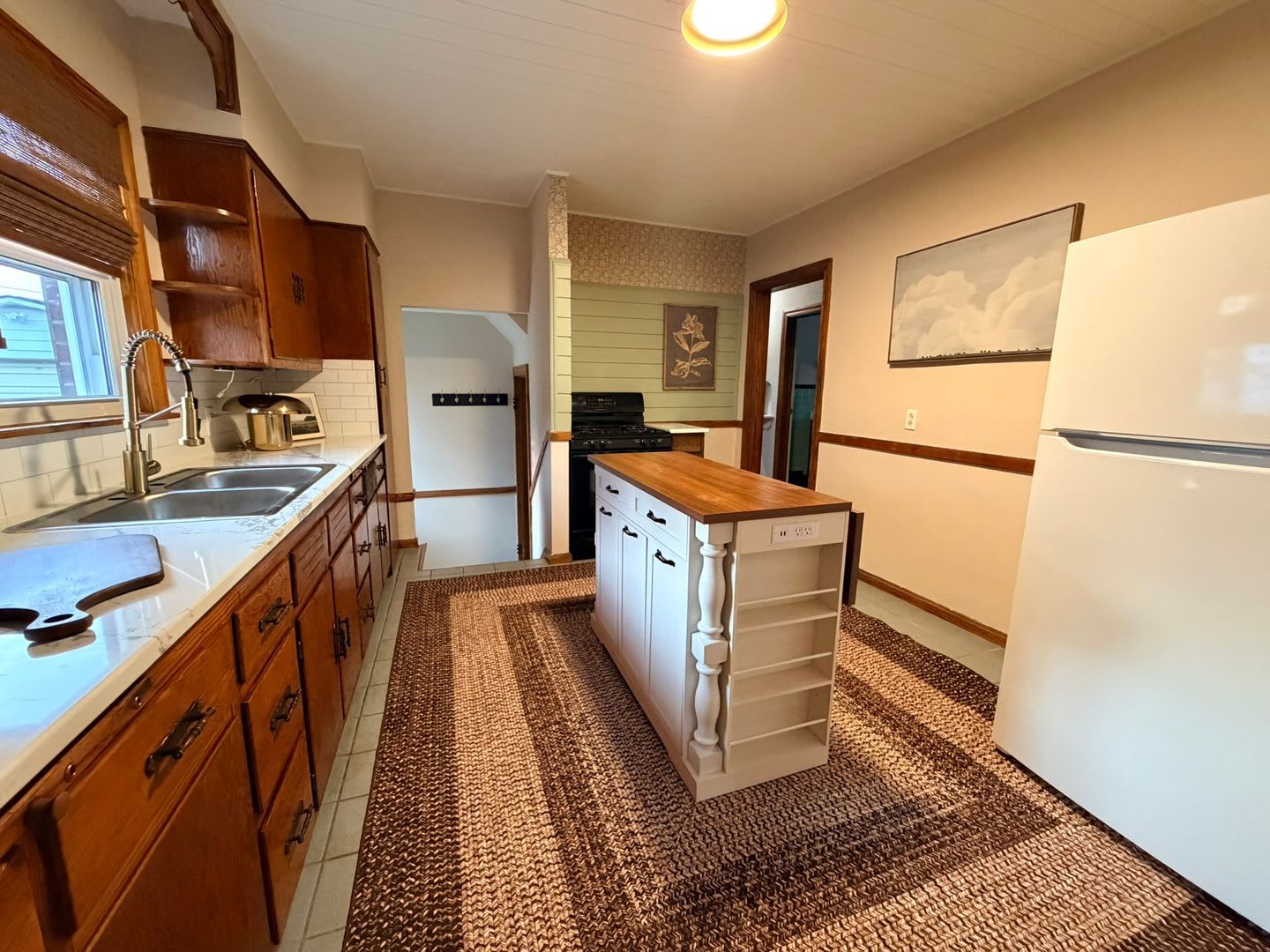 Available Now Furnished 4Br Home Steps From University Of Evansville Utilities Wi Fi Included – photo 3