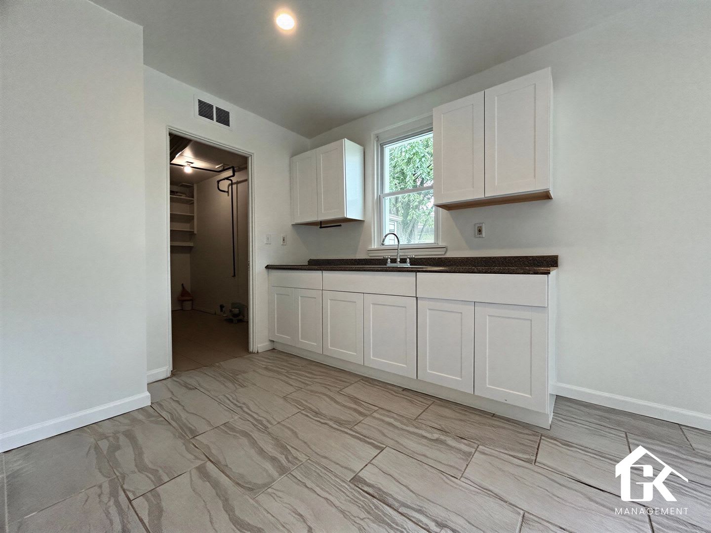 HOME AVAILABLE NOW – photo 3