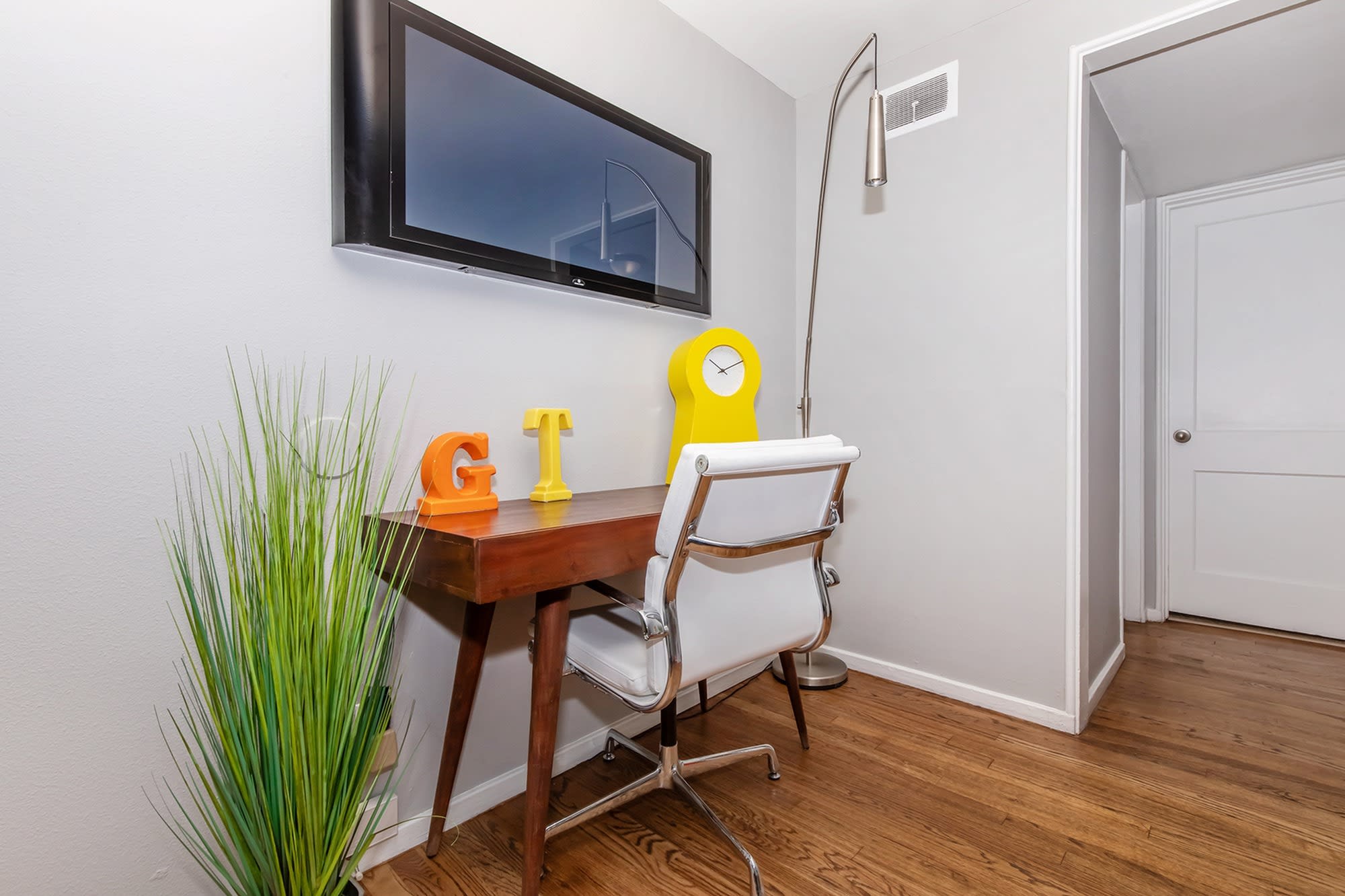 The Centre Apartments – photo 4