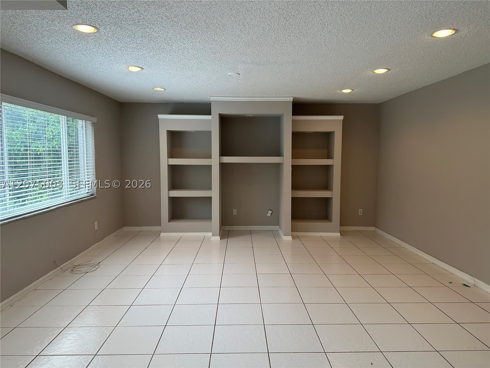 2403 SW 106th Ave – photo 5