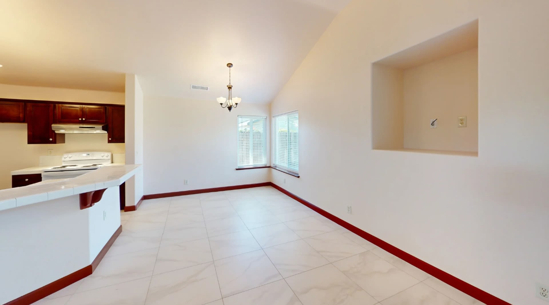 Charming Spacious 3BD/2BA House in the Desirable Neighborhood of Clovis!! – photo 3