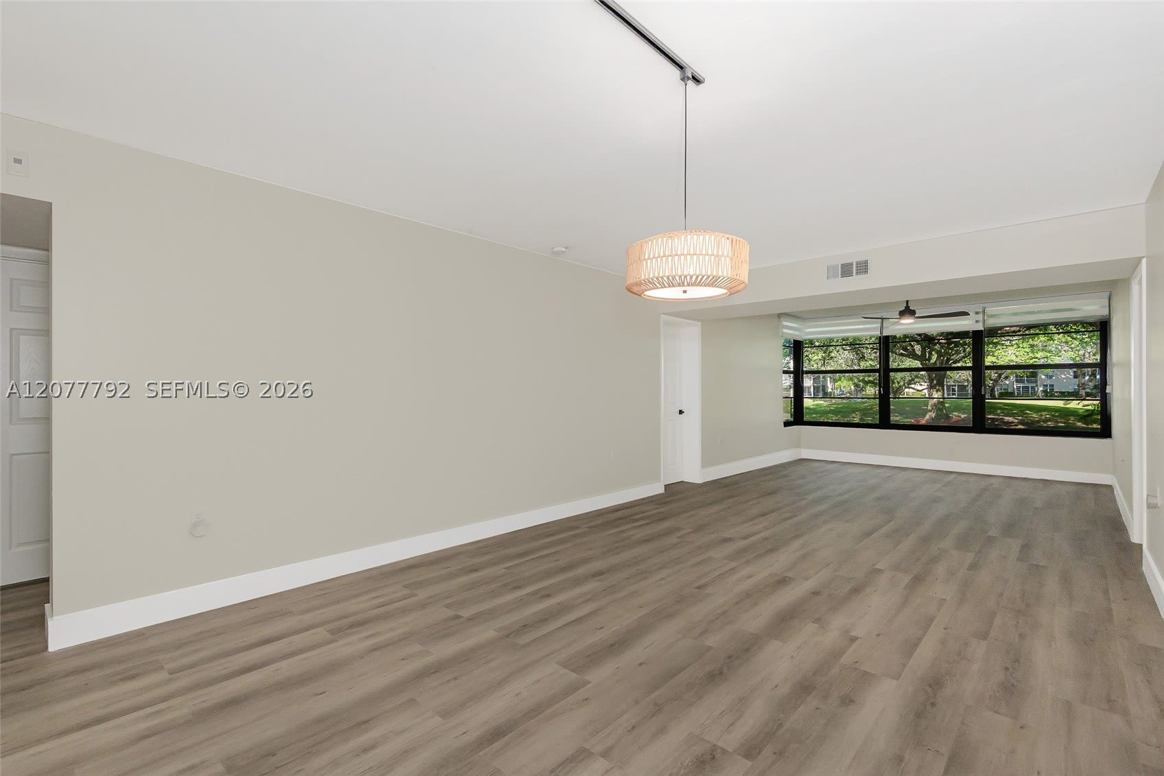 1709 Whitehall Dr – photo 3