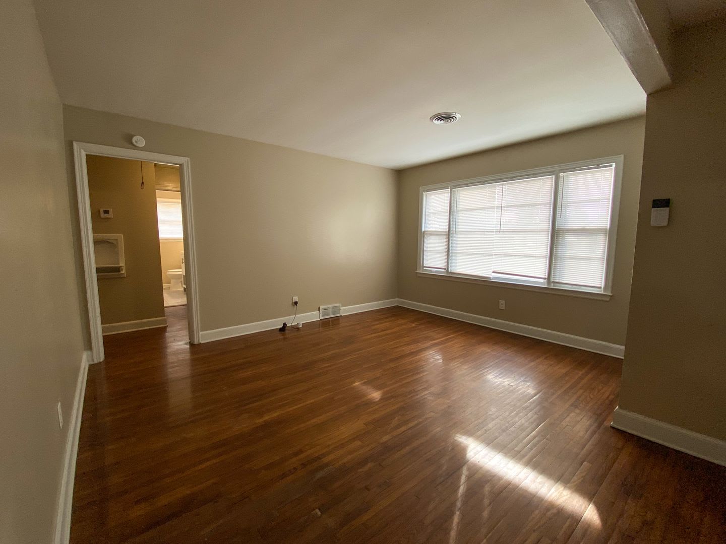 3 bed, 1 bath in E Memphis recently renovated – photo 5