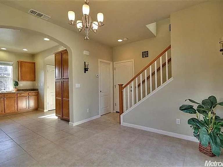 9035 Crescenda Lane – photo 2