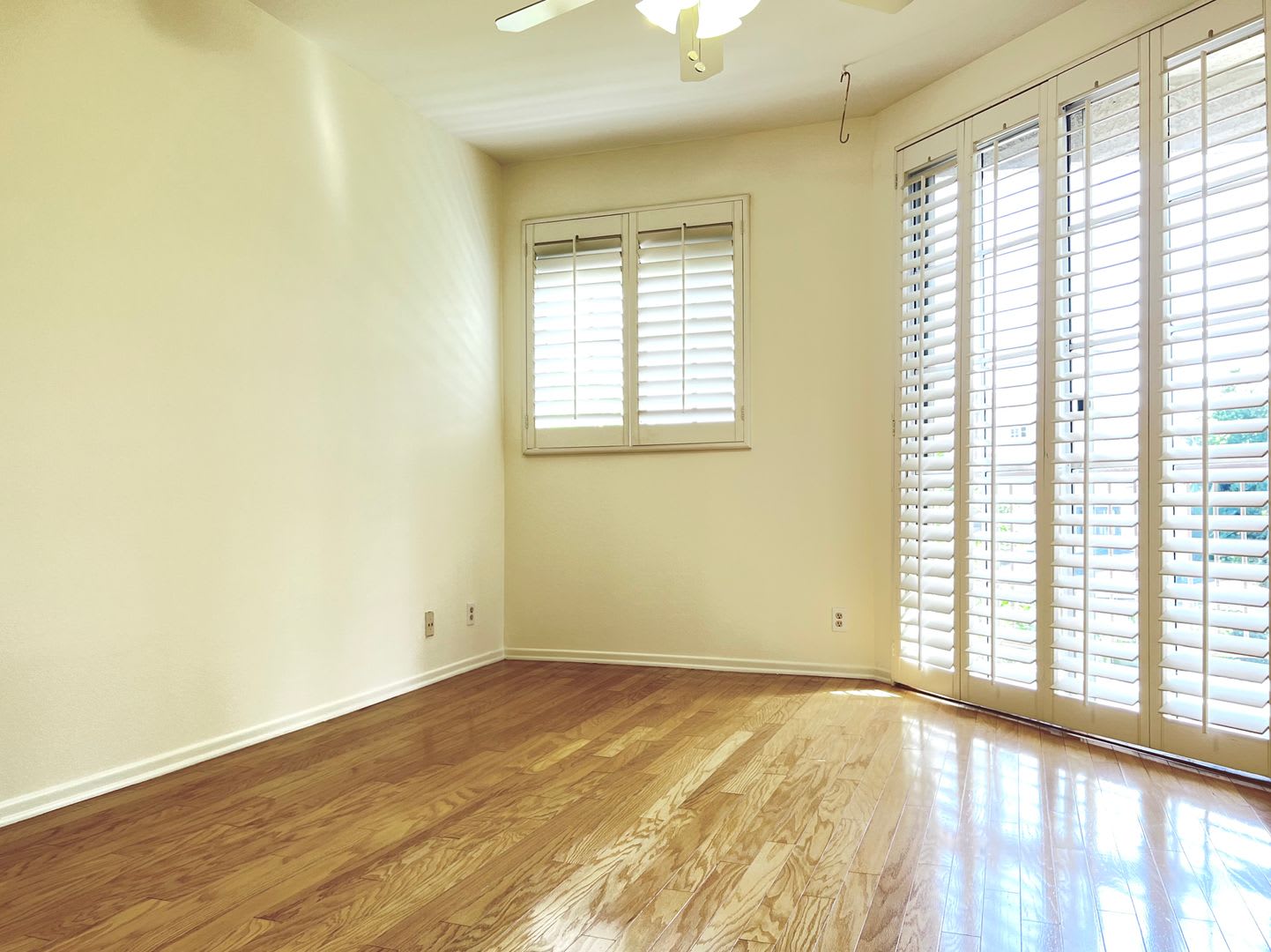 2BD/2BA Condo w/ Laundry, Dishwasher, Ample Parking, EV Charging – photo 4