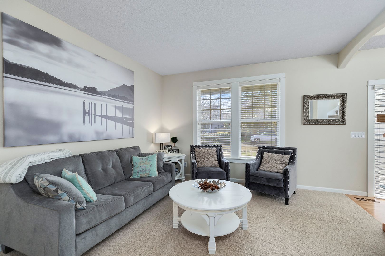 Lovely 4 Bedroom Home With Neighborhood Pool – photo 5