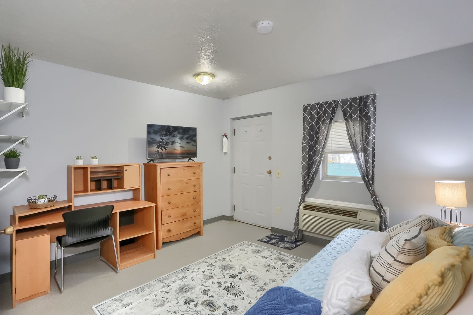 Slippery Rock Studio Apartment! – photo 5