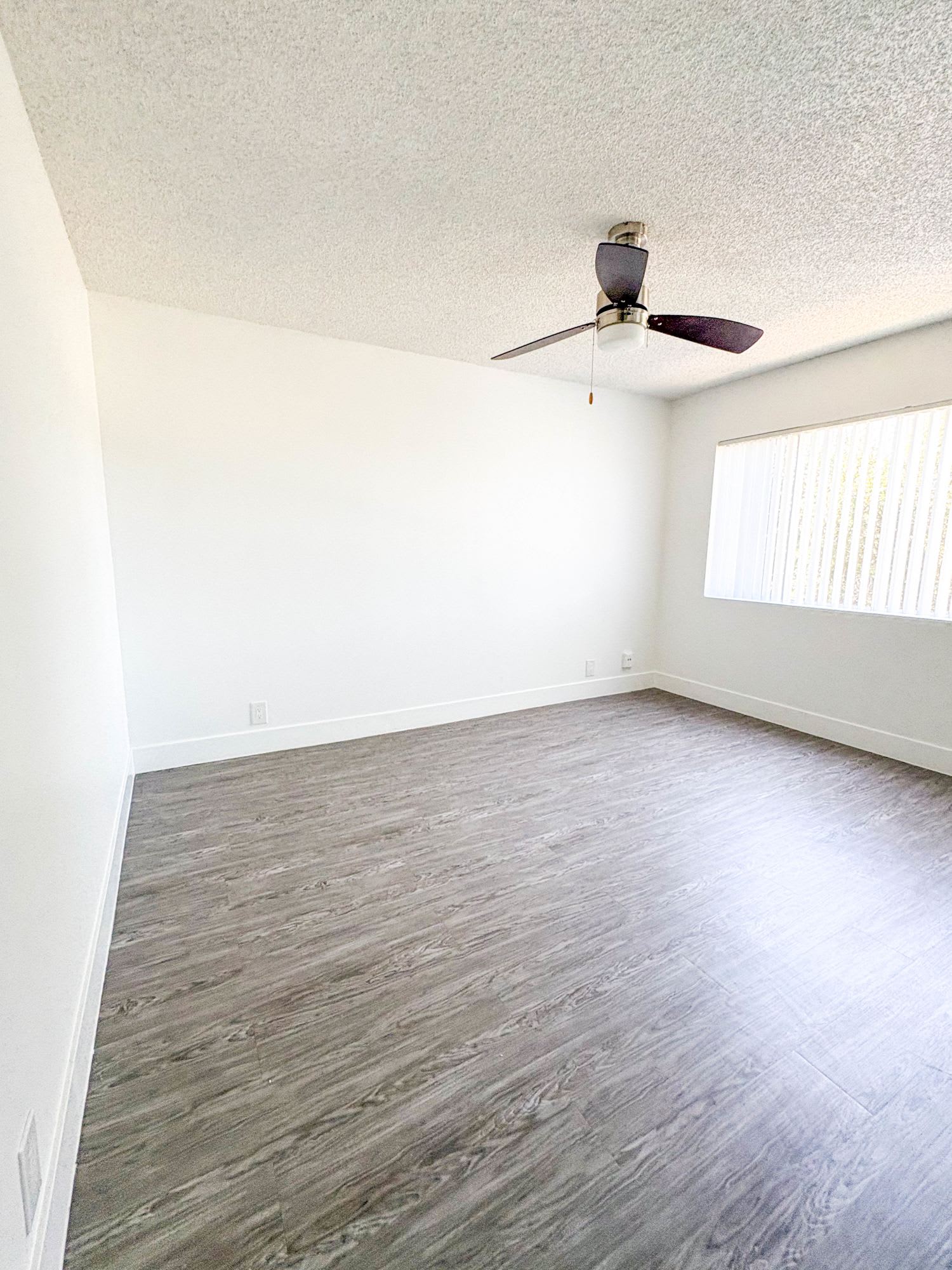Studio City Midrise Apartments – photo 3