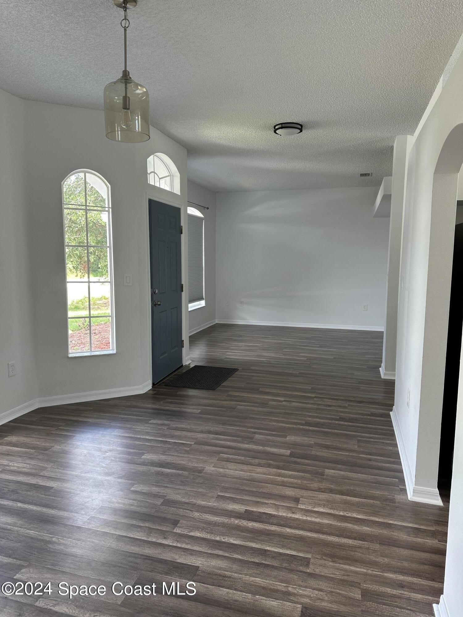 3127 Lowry Boulevard SE – photo 2