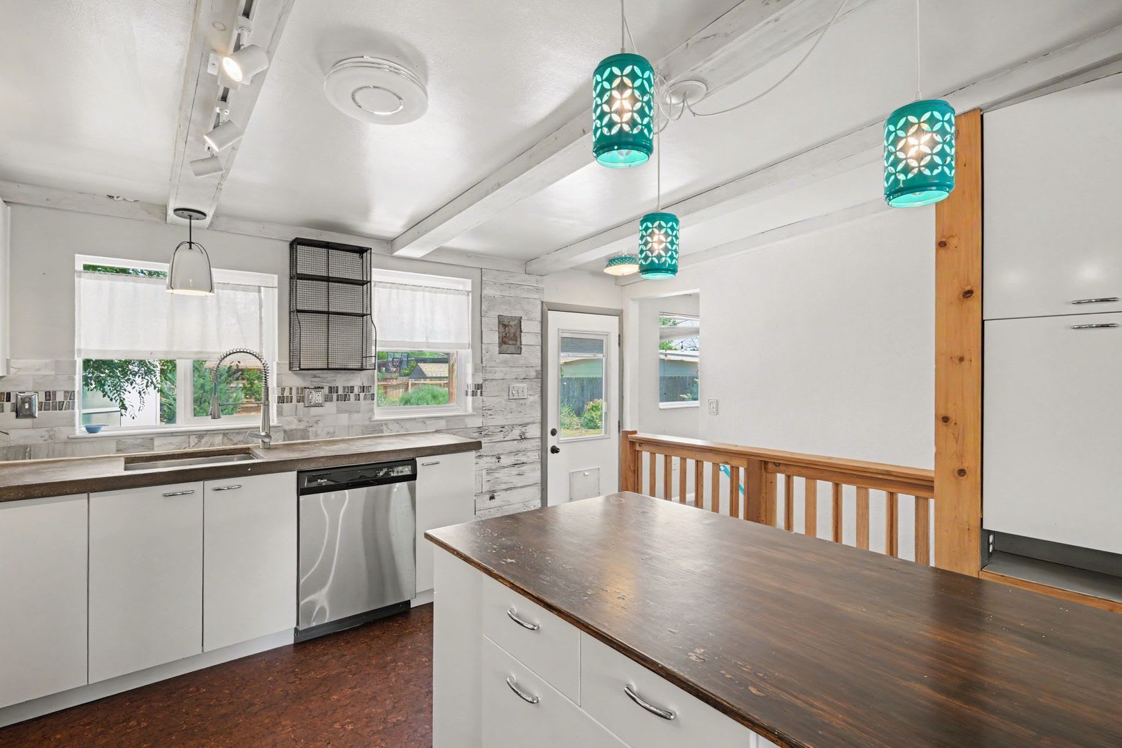 Spacious 3 Bed 2 Bath in the heart of Littleton – photo 4