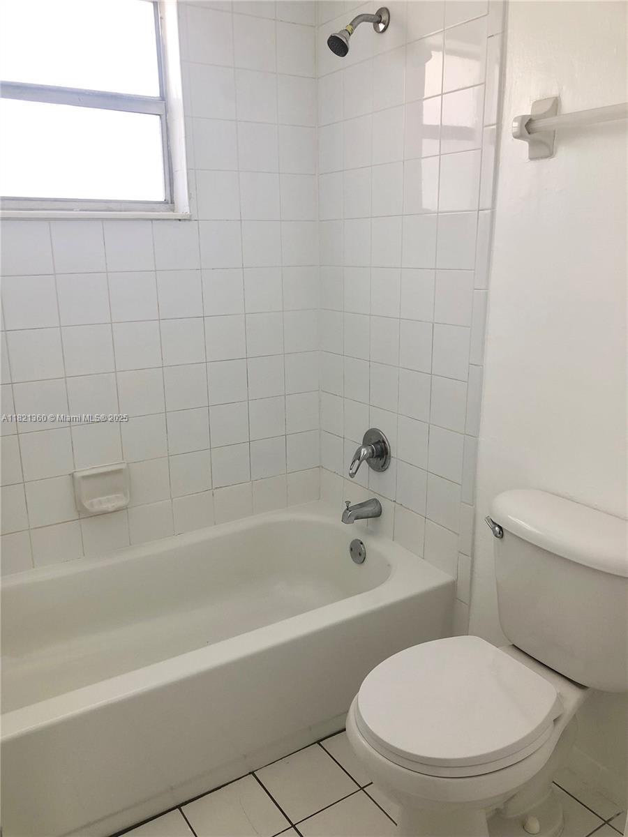 1595 NE 135th St – photo 2