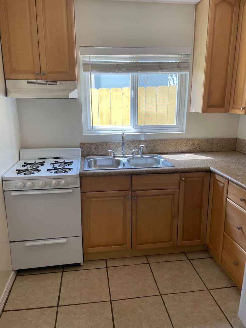 Studio in Pacific Beach Apartment Community – photo 4