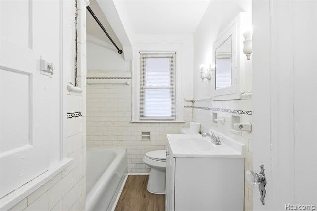 17214 Roselawn Street – photo 5