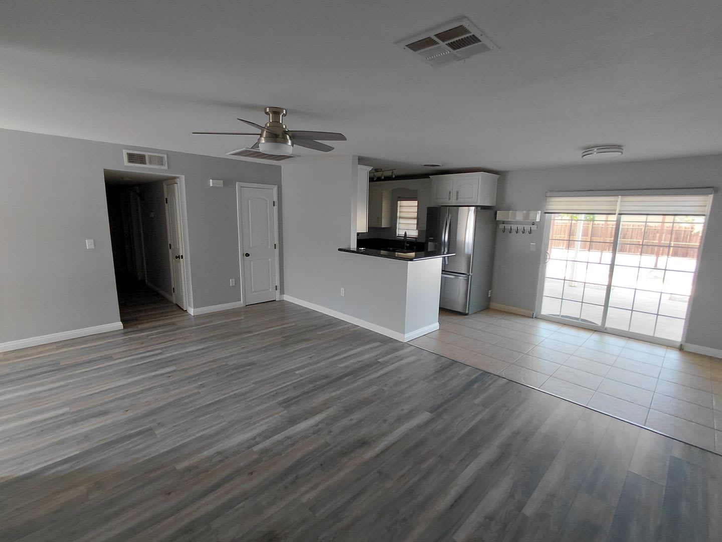 Comfortable 4-Bedroom Home with Great Backyard for Entertaining – photo 2