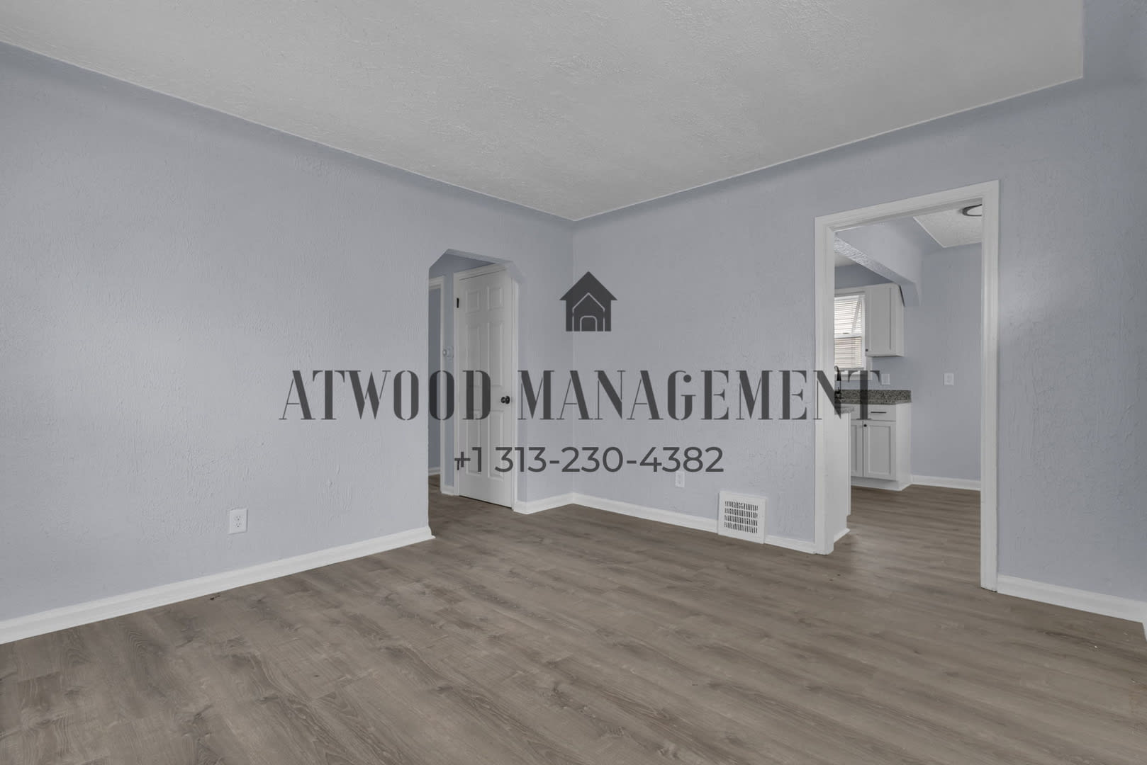 This beautifully updated 3-bedroom, 1-bath single-family home is ready for move-in! – photo 2