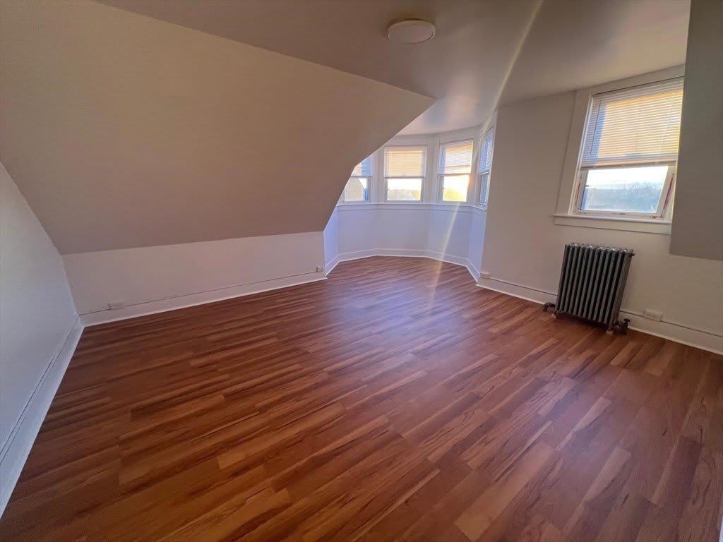 974 Plymouth Ave – photo 3