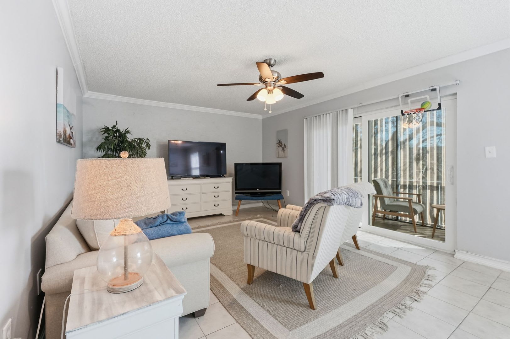 Beautiful Condo Located in Clearwater – photo 3