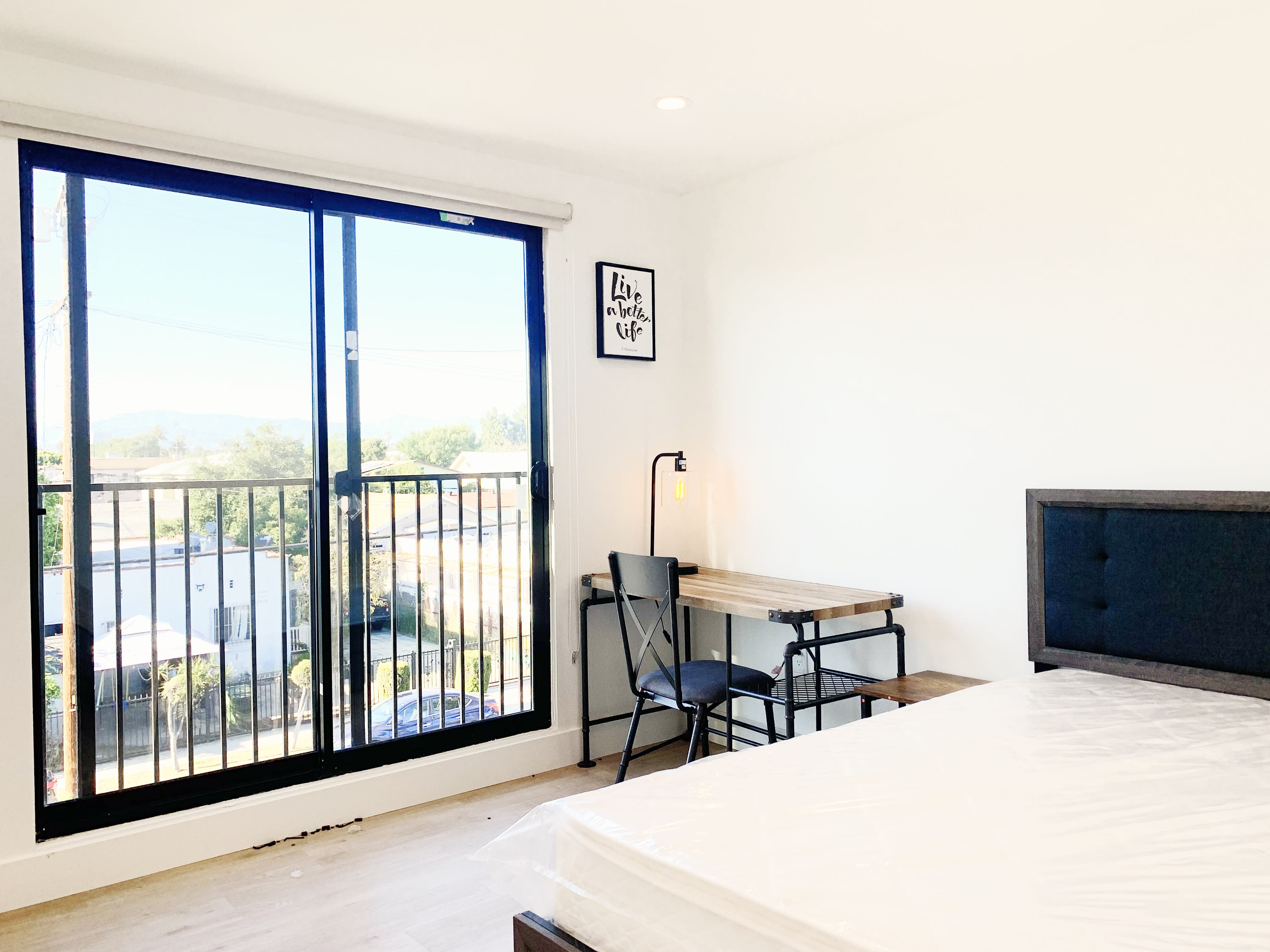 1664 W 37th Street – photo 3