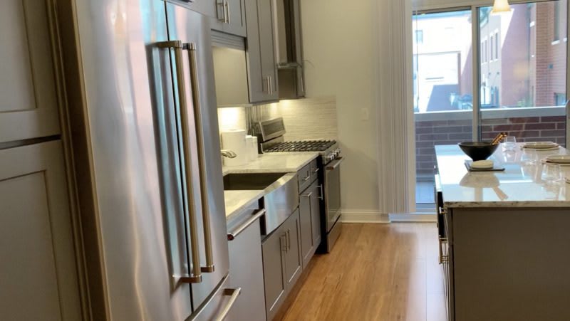 1052 W Monroe – photo 2
