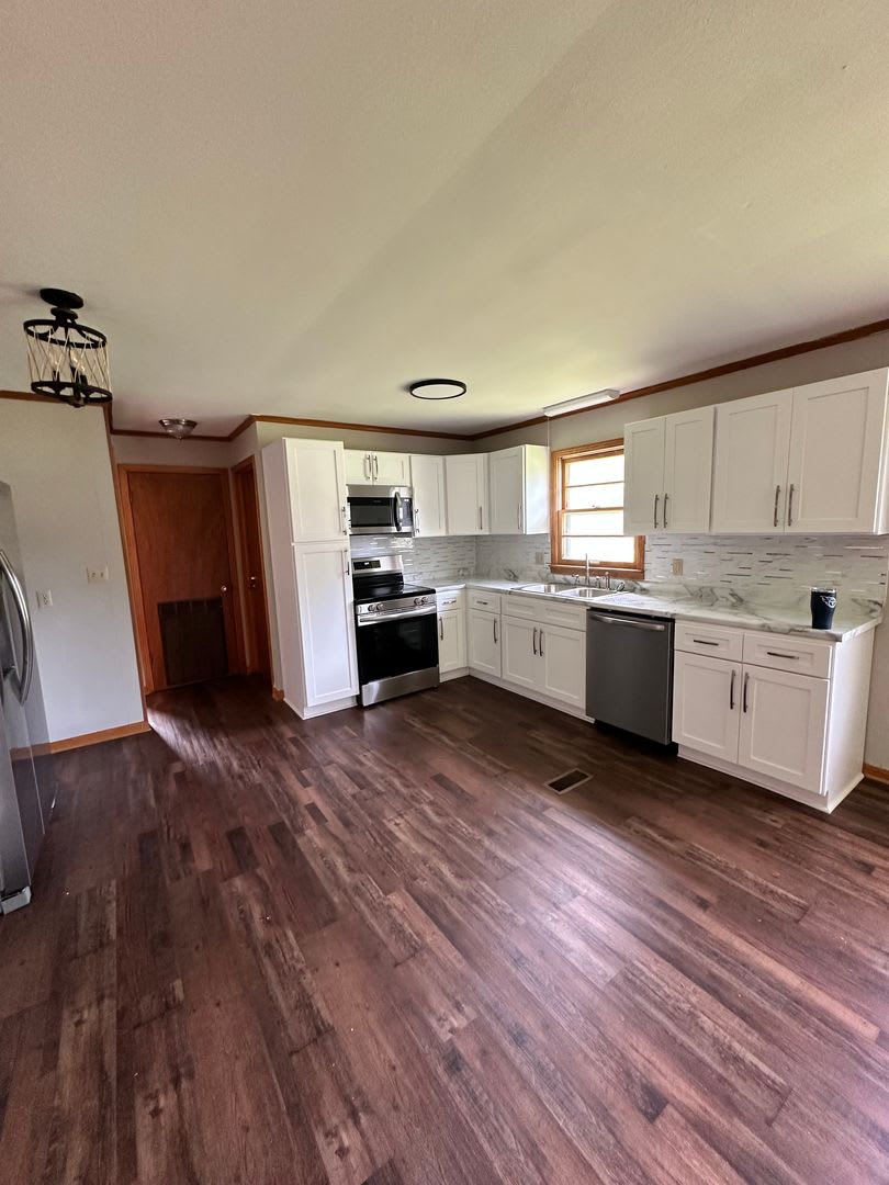 Modern Updates Meet Classic Comfort At 523 Olney – photo 4