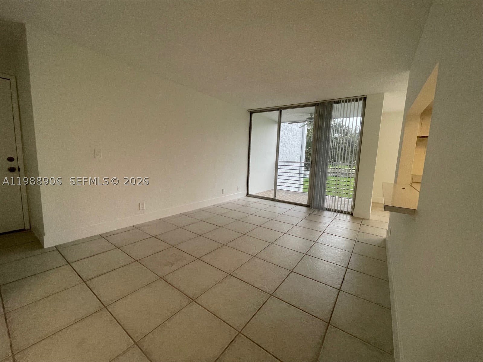 9441 Live Oak Pl – photo 3