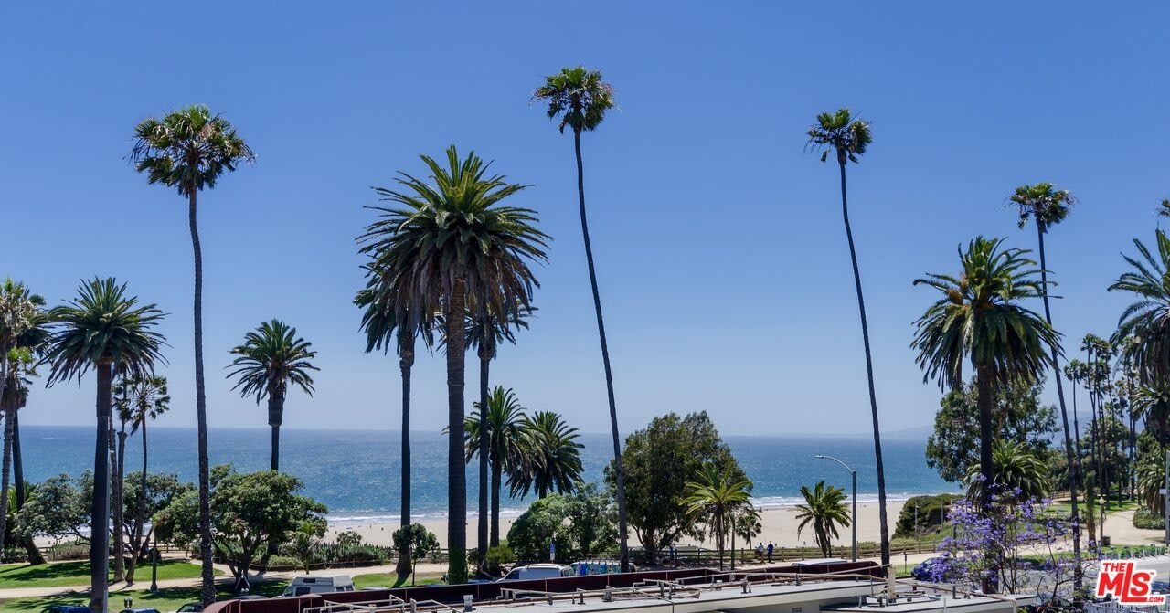 833 OCEAN Ave – photo 3