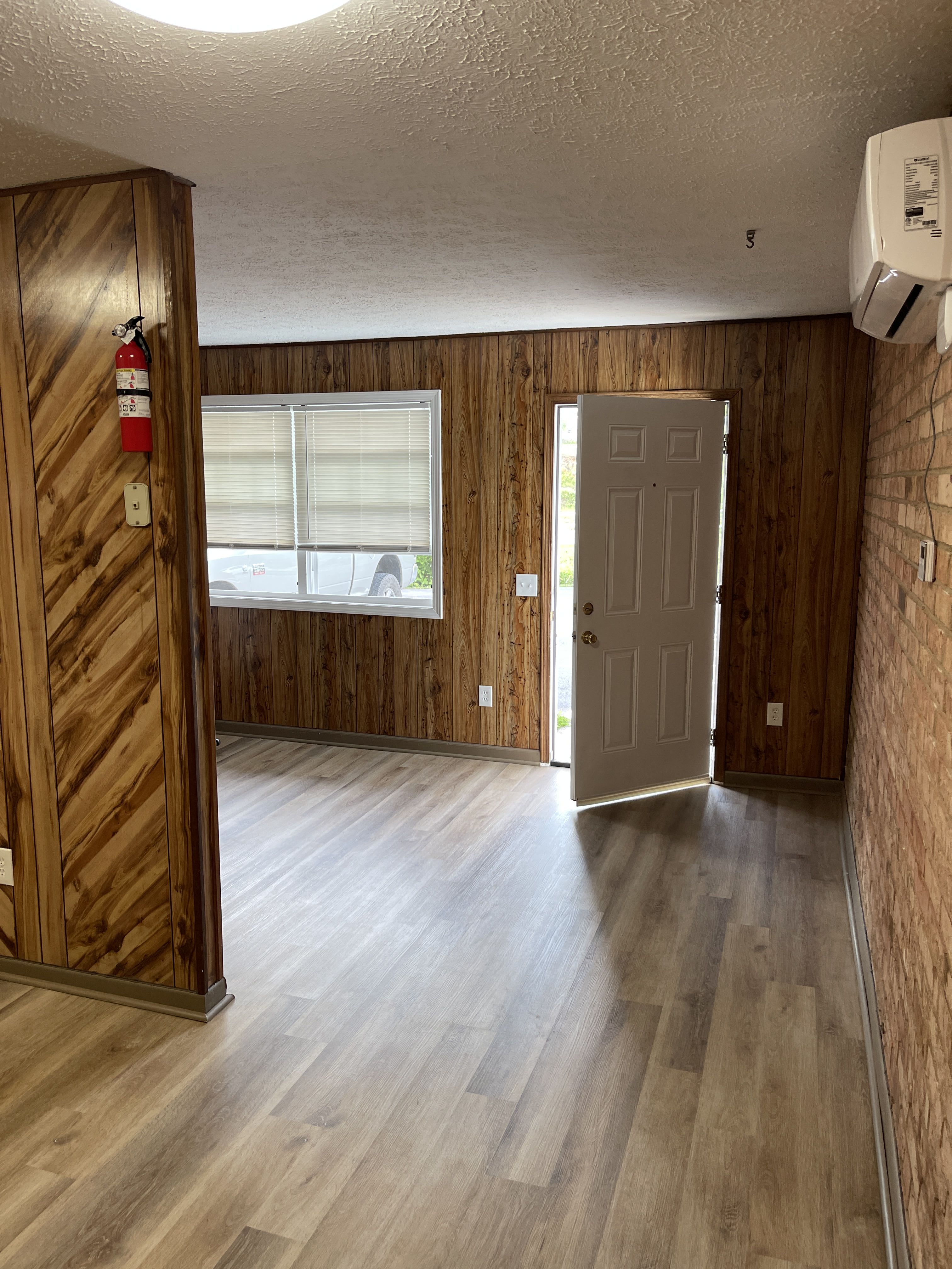 539 E Morgan St – photo 4
