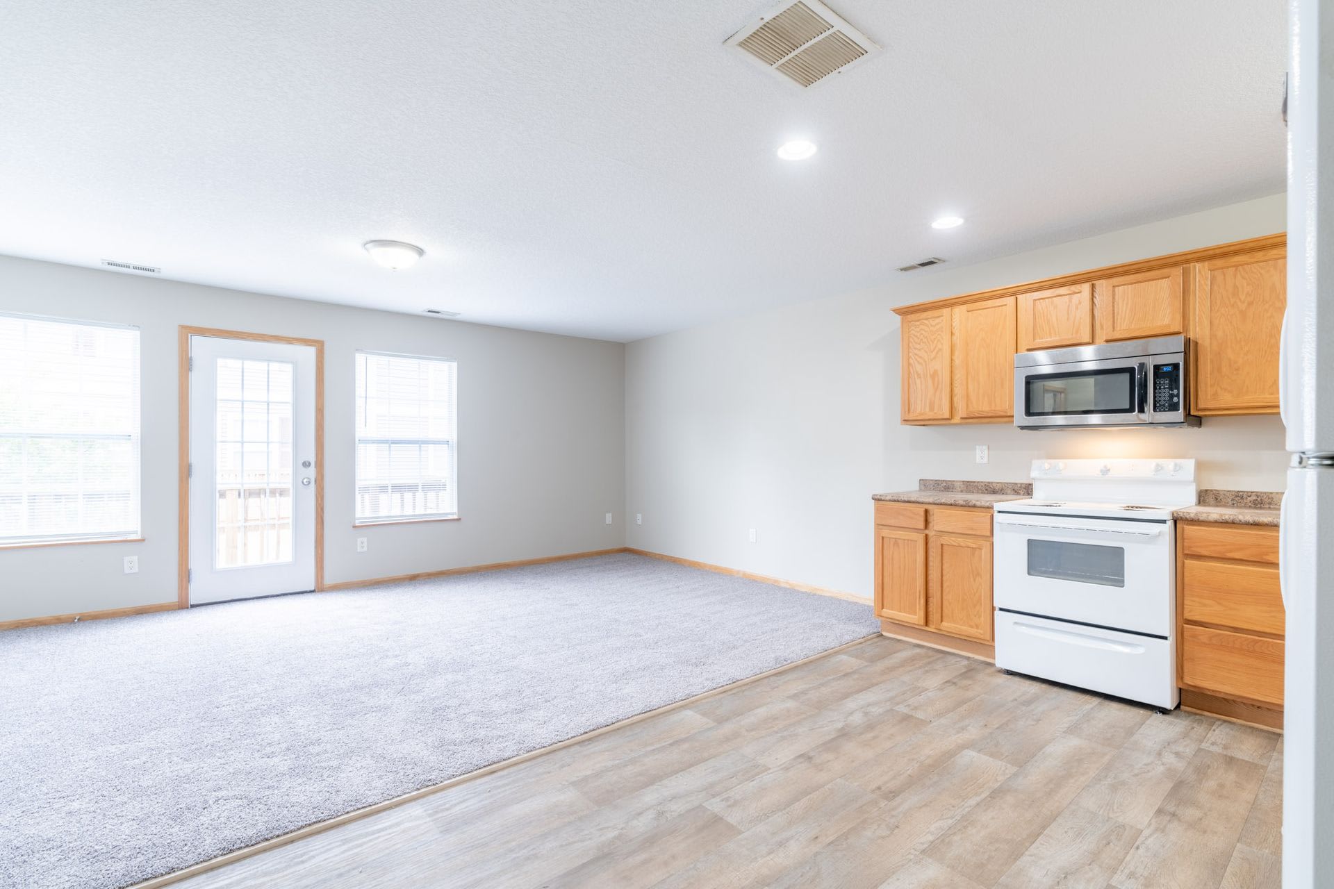 2 Bedroom 2 Bathroom Town House – photo 2