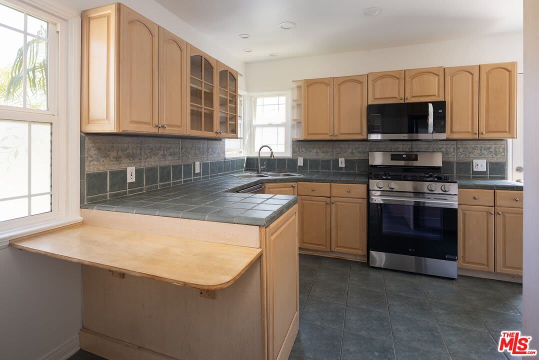 8333 Airlane Ave – photo 2