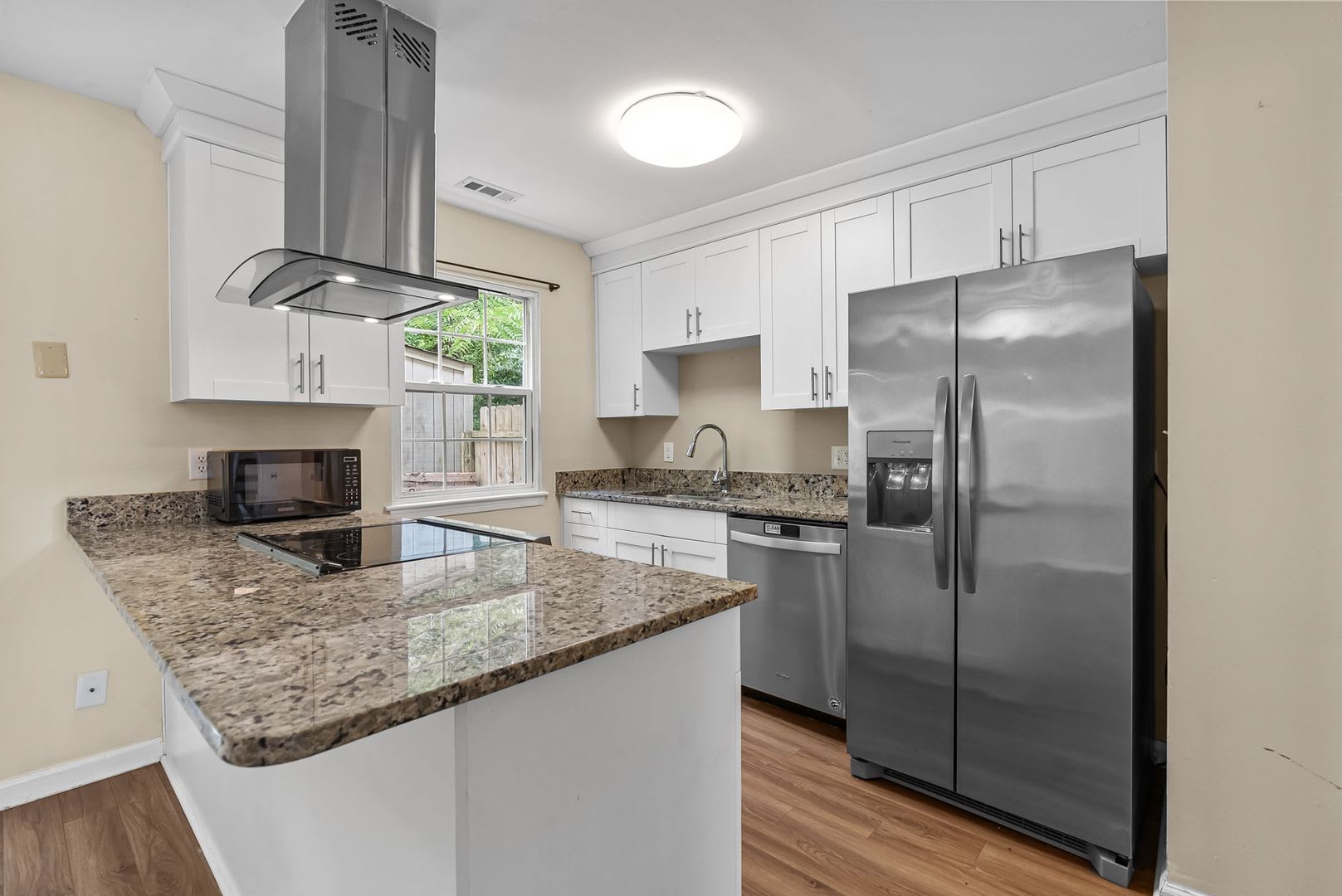 Charming 3-Bedroom Townhome in Virginia Beach. – photo 5